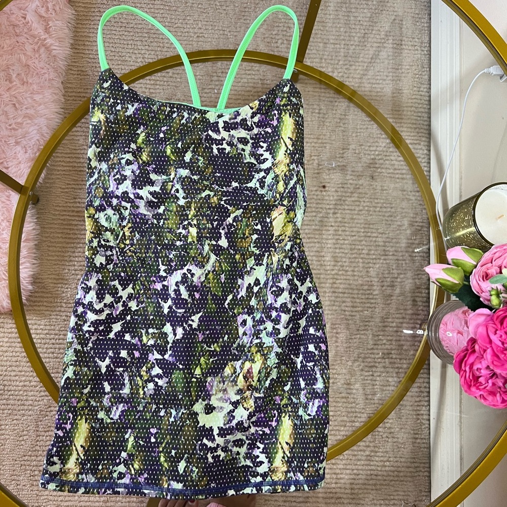 Lululemon top